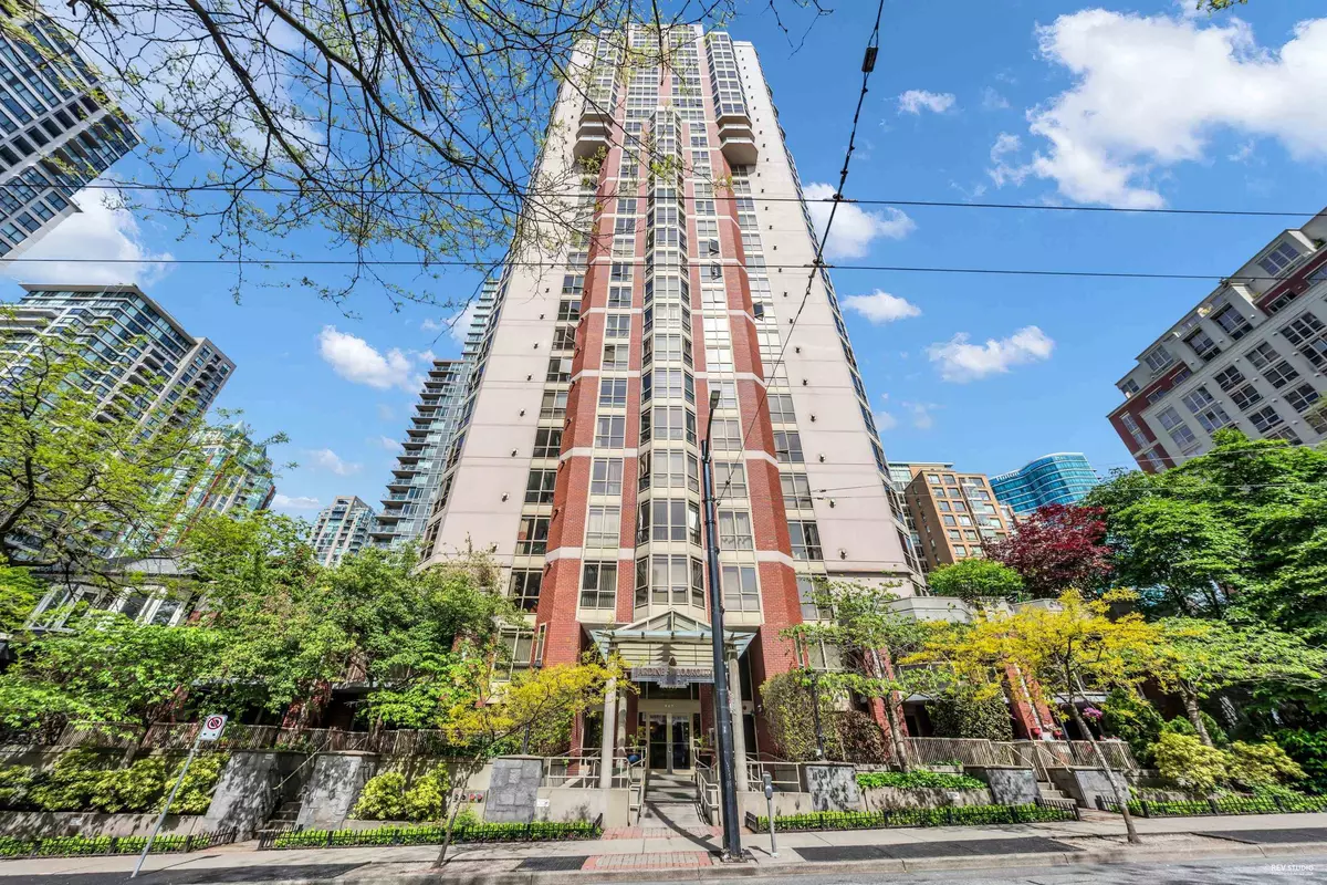 Vancouver, BC V6B 6B7,867 HAMILTON ST #1602