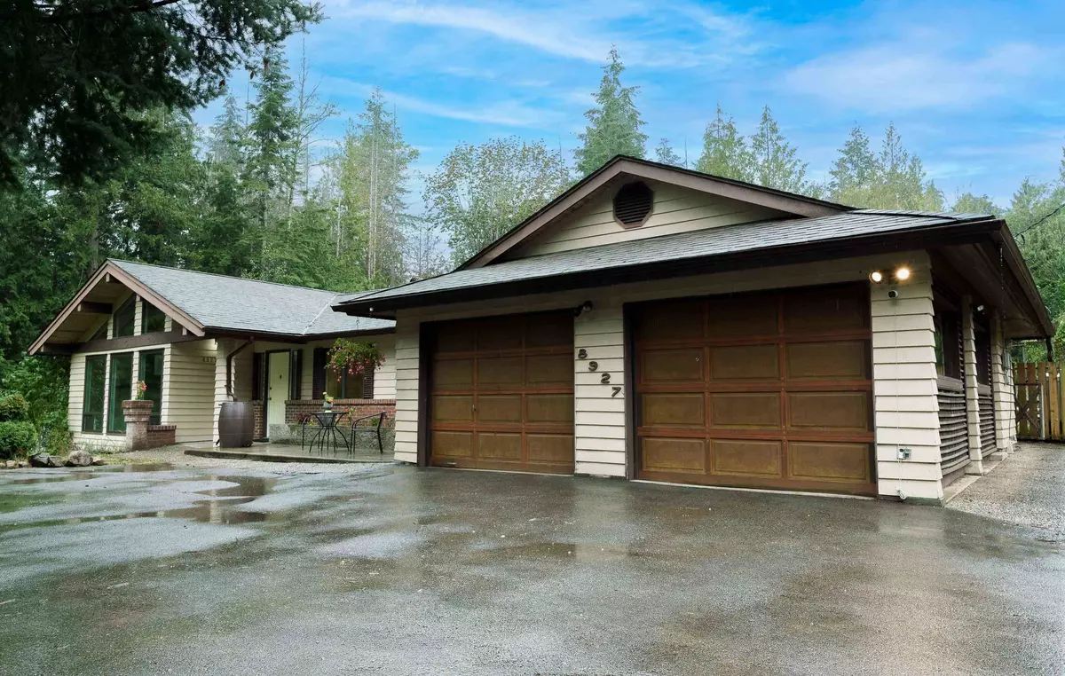 Halfmoon Bay, BC V7Z 1B3,8927 REDROOFFS RD