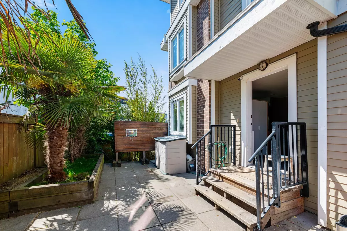 Vancouver, BC V5L 0A6,328 SEMLIN DR