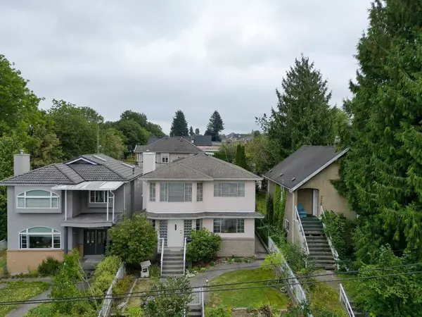 Vancouver, BC V5N 5H3,3718 NANAIMO ST