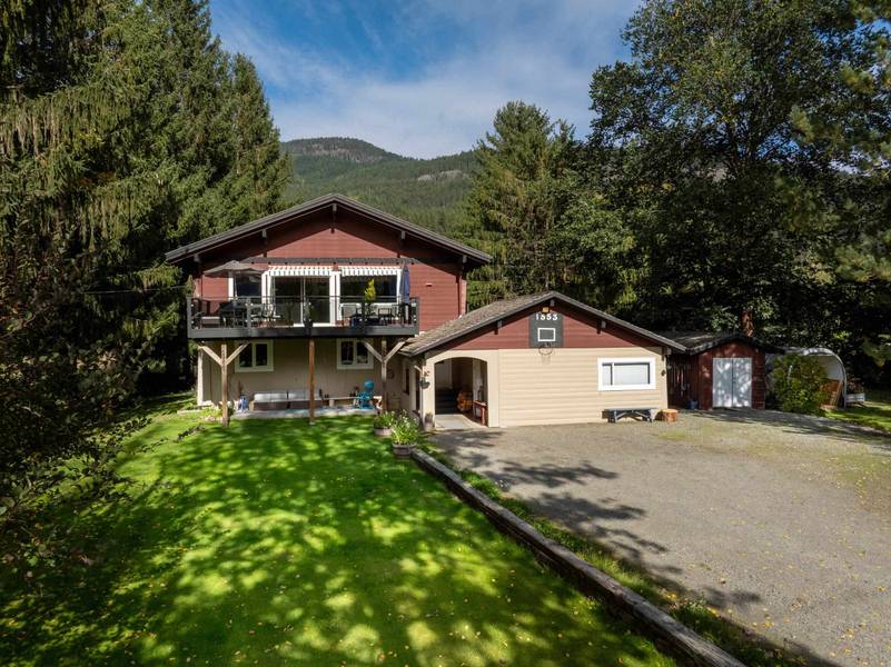 1553 FRASER RD, Pemberton, BC V0N 2L0