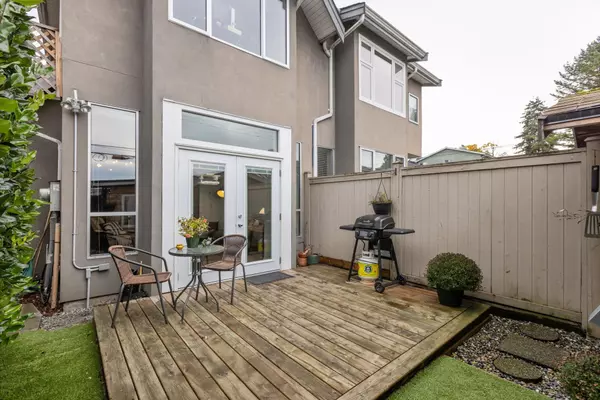 North Vancouver, BC V7M 1J9,229 W 5TH ST #C