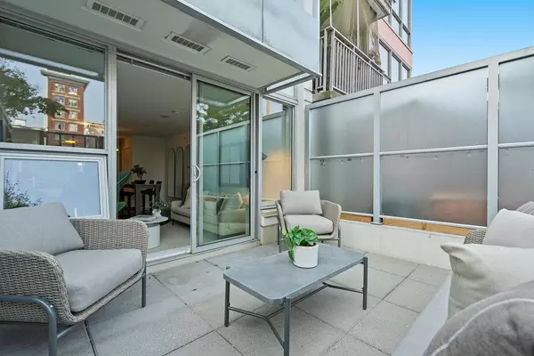 Vancouver, BC V6A 0G3,231 E PENDER ST #209