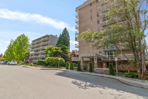 1390 DUCHESS AVE #203, West Vancouver, BC V7T 1H6