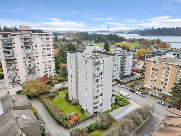 1341 CLYDE AVE #203, West Vancouver, BC V7T 1E8