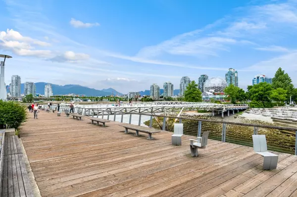 138 ATHLETES WAY #UNFURNISHED-402, Vancouver, BC V5Y 0B5