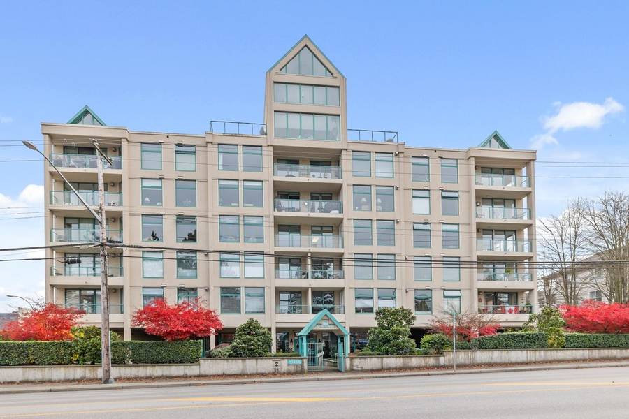 15466 NORTH BLUFF RD #401, White Rock, BC V4B 3G1