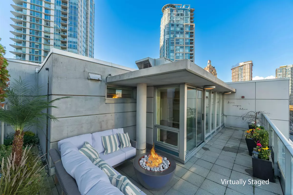 Vancouver, BC V6B 0J3,633 ABBOTT ST #807