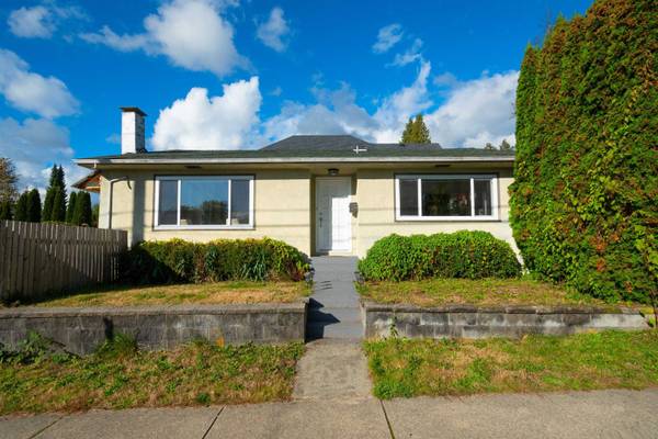 356 W 23RD ST,  North Vancouver,  BC V7M 2B5