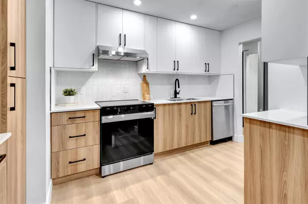 270 W 3 ST #306, North Vancouver, BC V7P 3K6