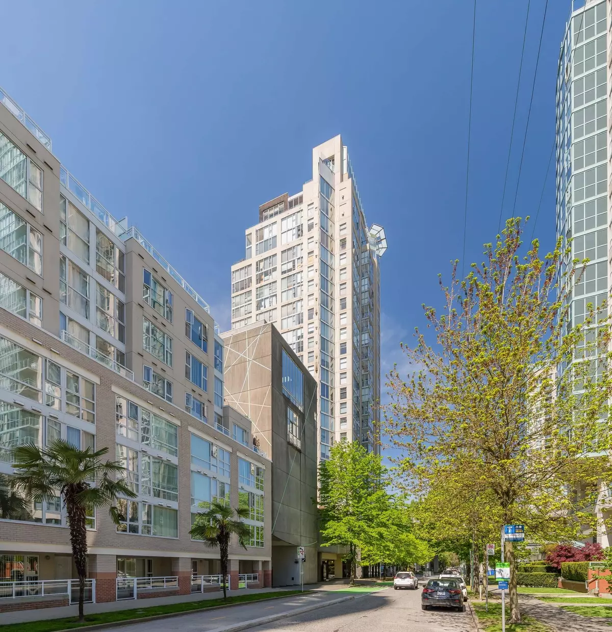 Vancouver, BC V6E 4M2,1000 BEACH AVE #1801