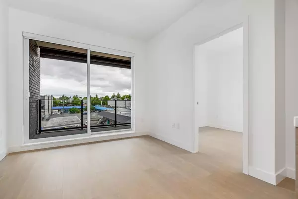 Vancouver, BC V6P 4G2,8888 OSLER ST #305