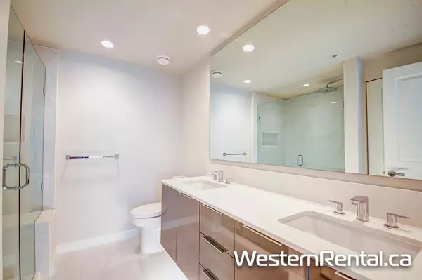 Coquitlam, BC V3B 0N2,3096 WINDSOR GATE #1601