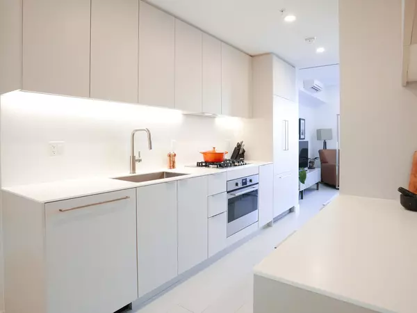 Vancouver, BC V6A 1Z3,1120 E GEORGIA ST #339