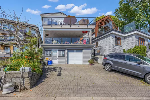 White Rock, BC V4B 1G5,15187 VICTORIA AVE