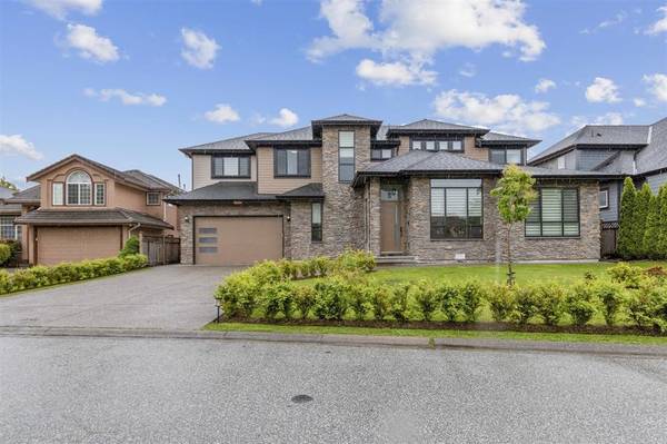 16822 61 AVE, Surrey, BC V3S 8X8