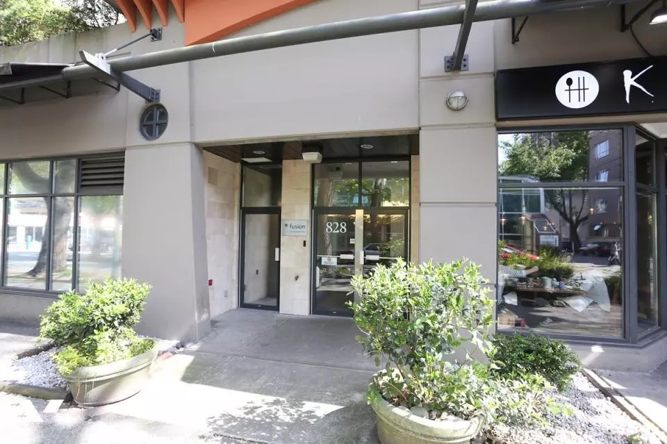 Vancouver, BC V6G 2G5,828 CARDERO ST #301