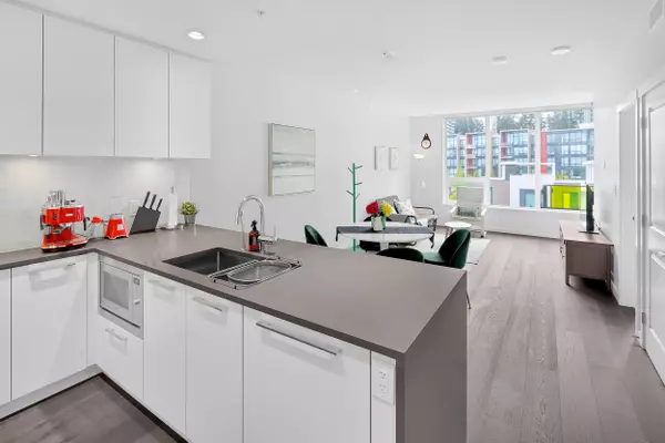 5687 GRAY AVE #401, Vancouver, BC V6S 0K7