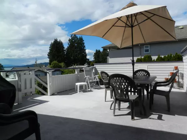 Sechelt, BC V7Z 0E8,4757 TAMARACK PL