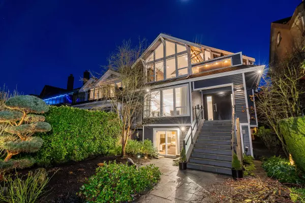 3262 W 1ST AVE, Vancouver, BC V6K 1H5