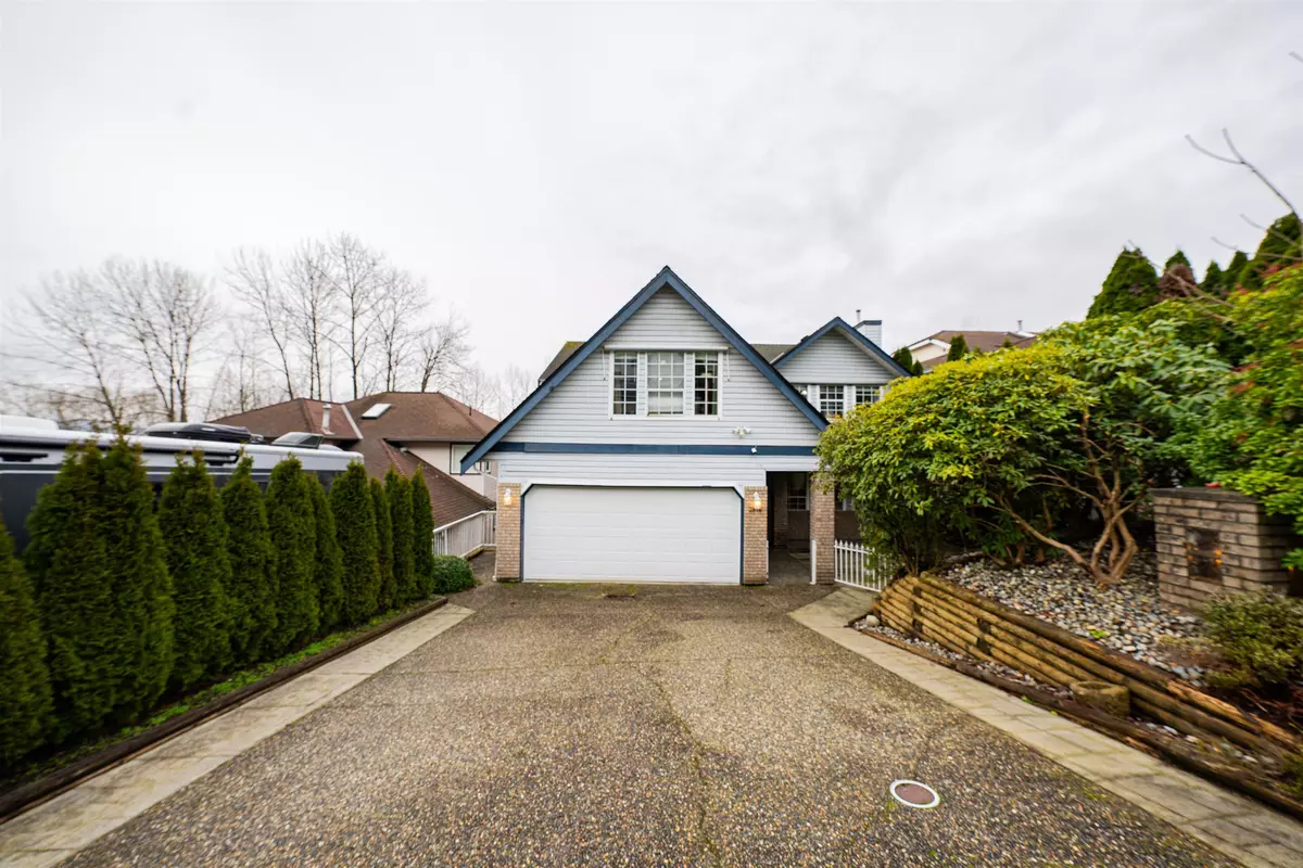 Coquitlam, BC V3C 6J2,2876 KEETS DR