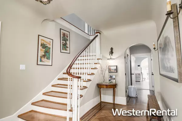 WESBROOK CRES #Upper levels, Vancouver, BC V6T 1W1