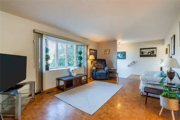 Coquitlam, BC V3J 2Y3,1516 SMITH AVE