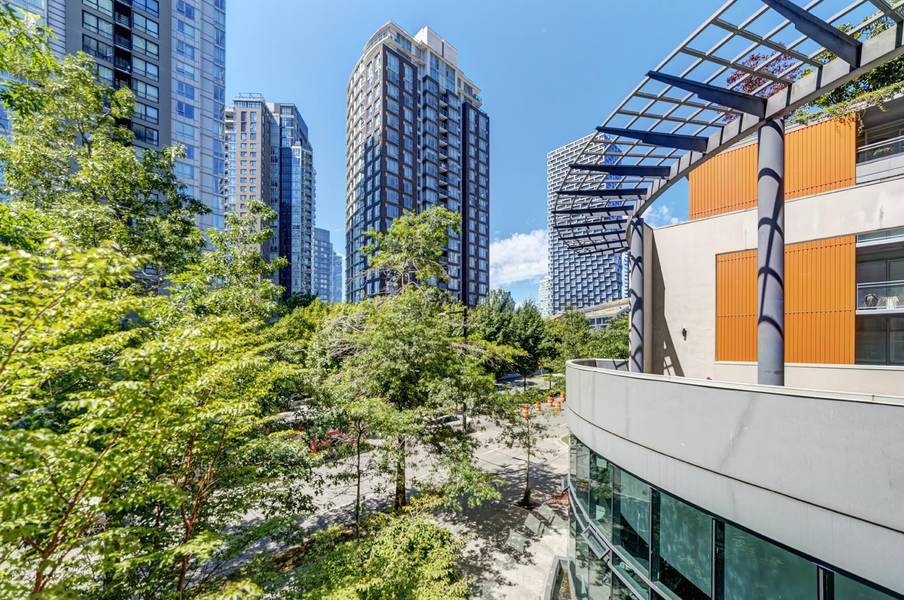 501 PACIFIC ST #303, Vancouver, BC V6Z 2X6