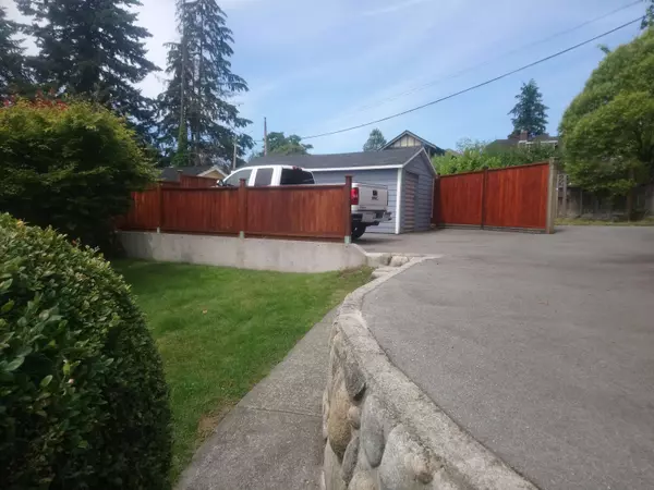 North Vancouver, BC V7L 1J5,442 E 4TH ST