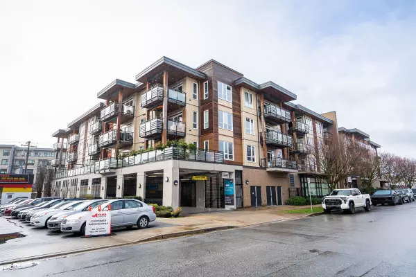 North Vancouver, BC V7M 0C6,733 W 14TH ST #306