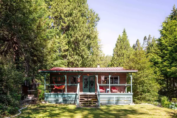 138 ESPLANADE RD, Keats Island, BC V0N 1V0