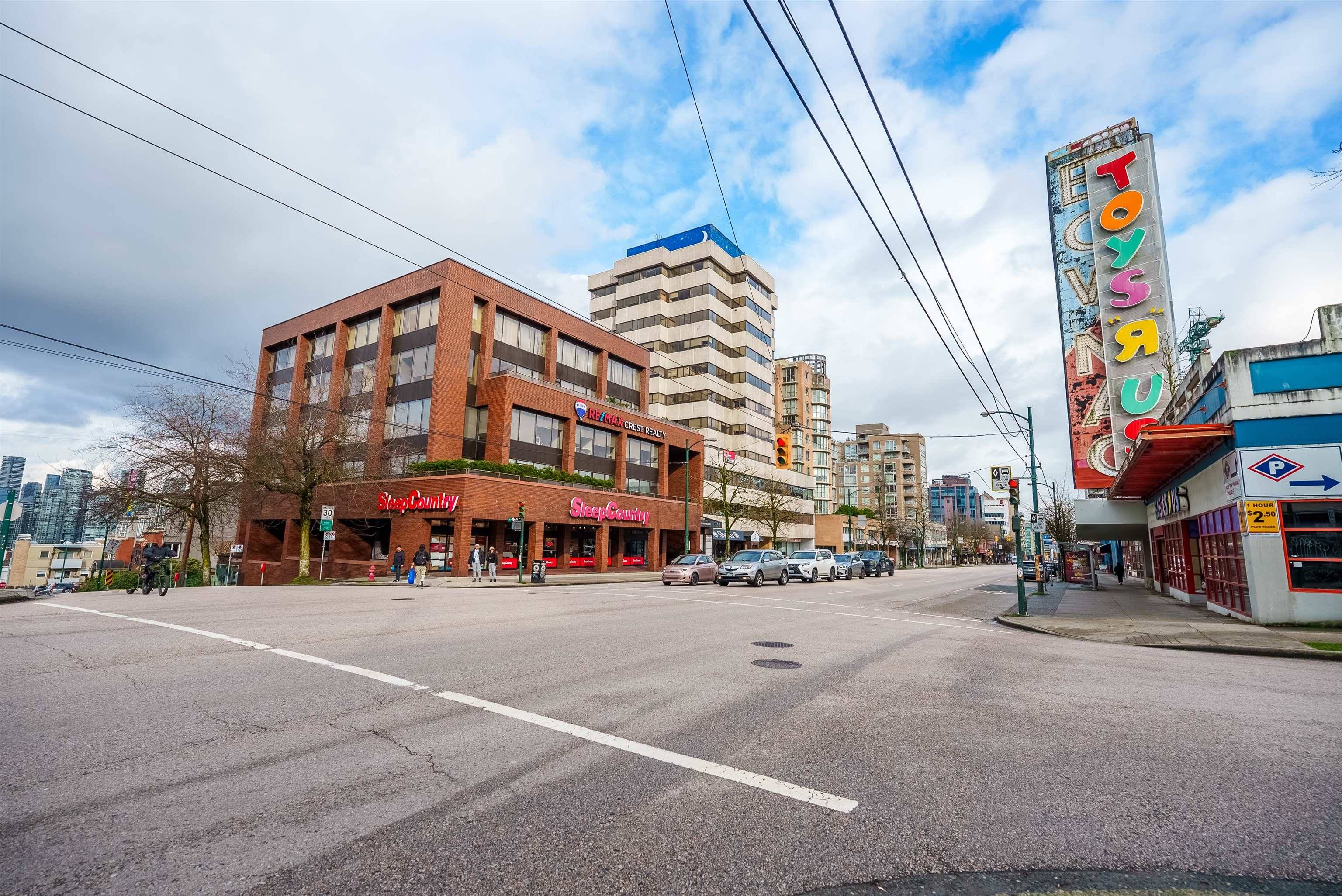 Vancouver, BC V6H 1J5,1235 W 10TH AVE #2