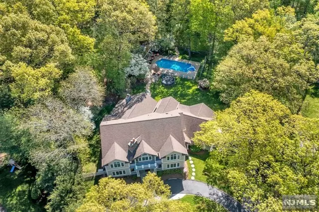 Wyckoff, NJ 07481,337 West Shore Drive