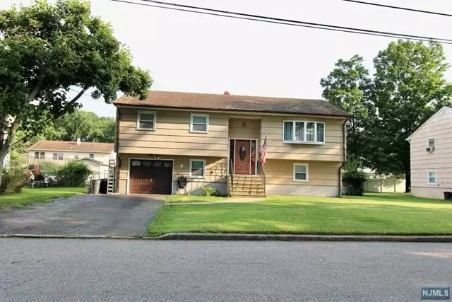 410 Magnolia Avenue, Pompton Lakes, NJ 07442