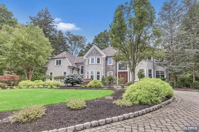 Upper Saddle River, NJ 07458,1 Strawberry Lane