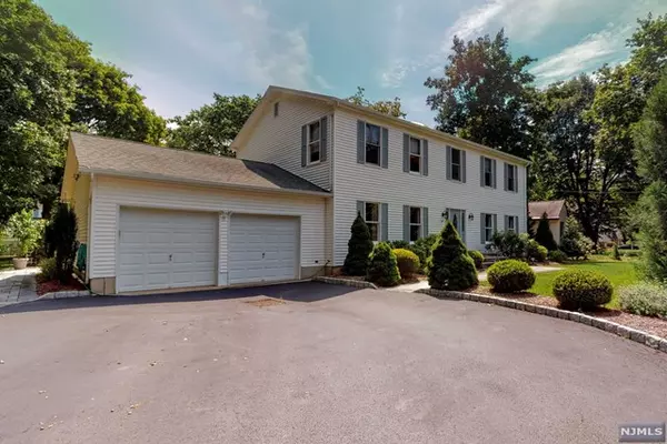 Woodcliff Lake, NJ 07677,20 Orchard Street