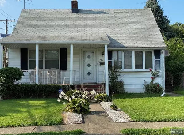 249 Roosevelt Avenue, Elmwood Park, NJ 07407