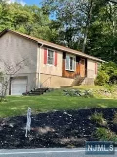 342 Lake Shore Drive, West Milford, NJ 07421