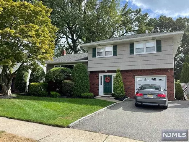 61 Somerville Street, Rochelle Park, NJ 07662