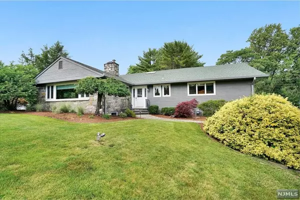 29 Shaw Road, Woodcliff Lake, NJ 07677