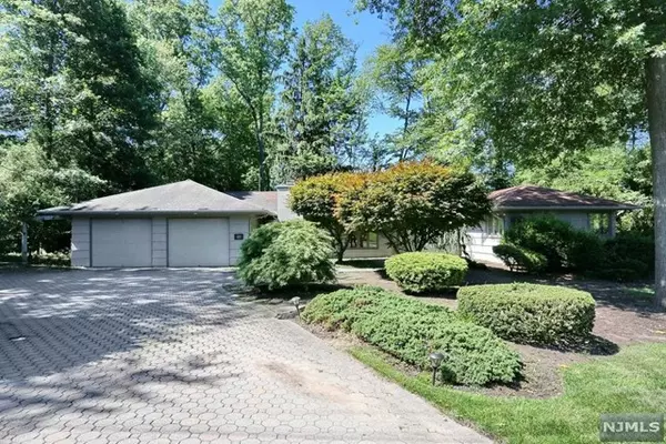 61 Wainwright Avenue, Closter, NJ 07624