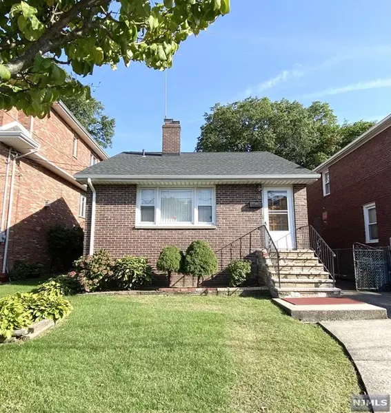 448 1st Street, Palisades Park, NJ 07650