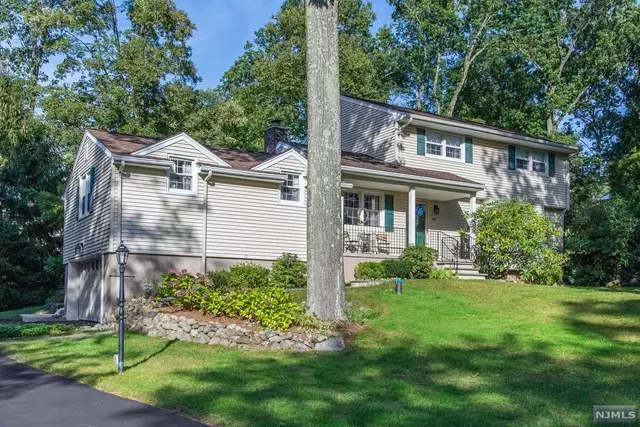 263 Forest Glen Avenue, Franklin Lakes, NJ 07417