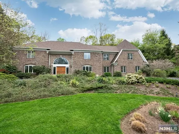 Upper Saddle River, NJ 07458,26 Sunflower Drive