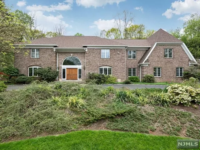 Upper Saddle River, NJ 07458,26 Sunflower Drive