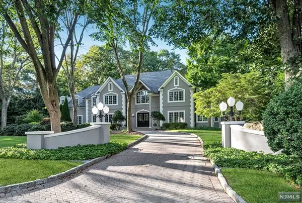 3 Spruce Hollow Road, Upper Saddle River, NJ 07458