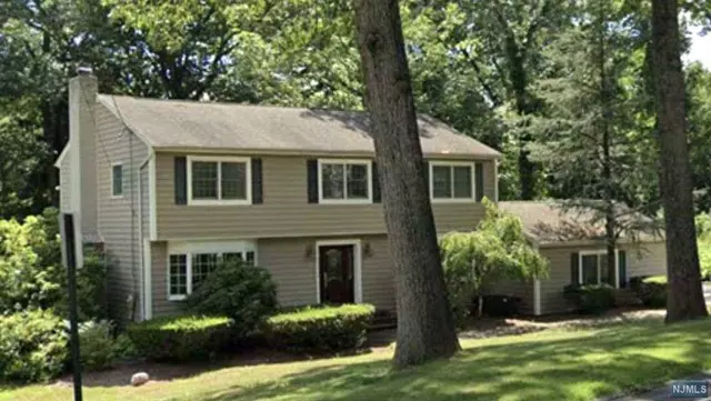 Woodcliff Lake, NJ 07677,43 Woodland Drive