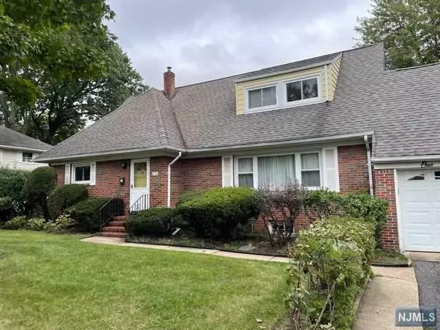 153 Stuyvesant Road, Teaneck, NJ 07666