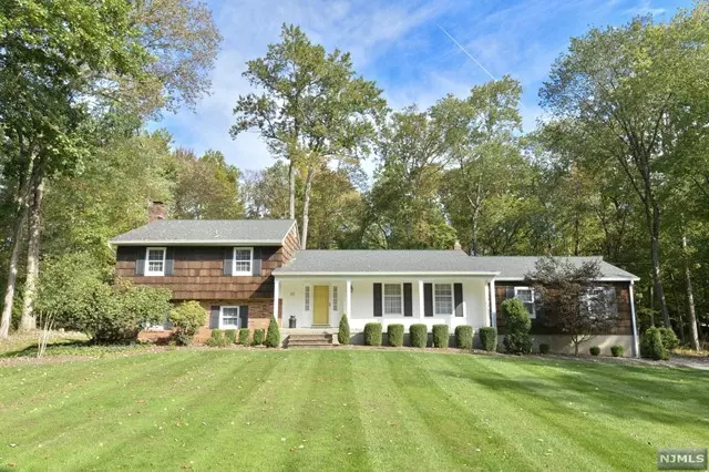 Upper Saddle River, NJ 07458,35 Old Chimney Road