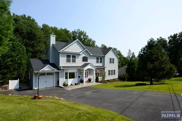 11 Ladik Place, Montvale, NJ 07645